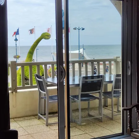 Apartment Vue Panoramique, Centre De Villers, 2 Balcons, Parking Prive Villers-sur-Mer