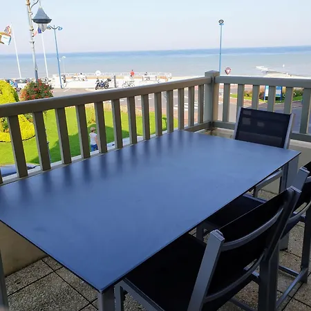 Apartment Vue Panoramique, Centre De Villers, 2 Balcons, Parking Prive Villers-sur-Mer