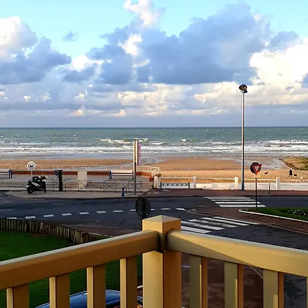 Plazza Front De Apartment *