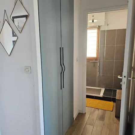 Plazza Front De Appartement