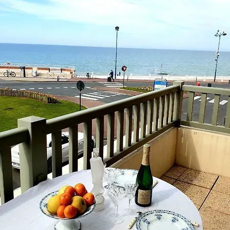 Plazza Front De Villers-sur-Mer