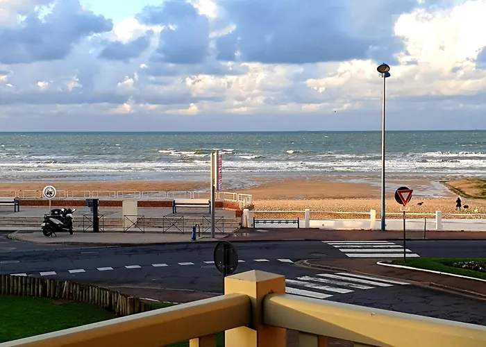 Plazza Front De Appartement *