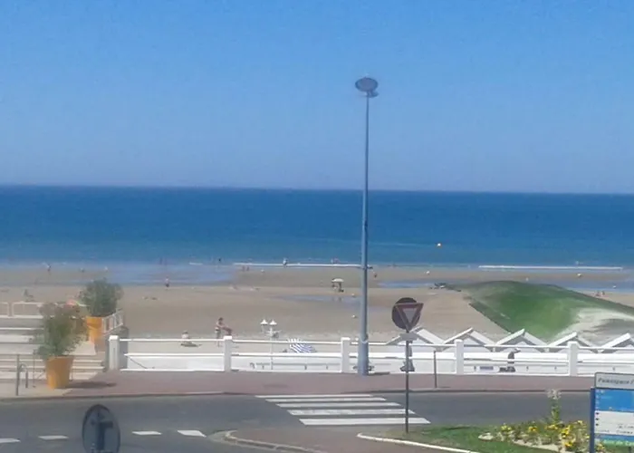 Plazza Front De Appartement *